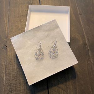 FREE GIFT WRAPPING FOR CHRISTMAS - Faux diamond/crystal chandelier earrings